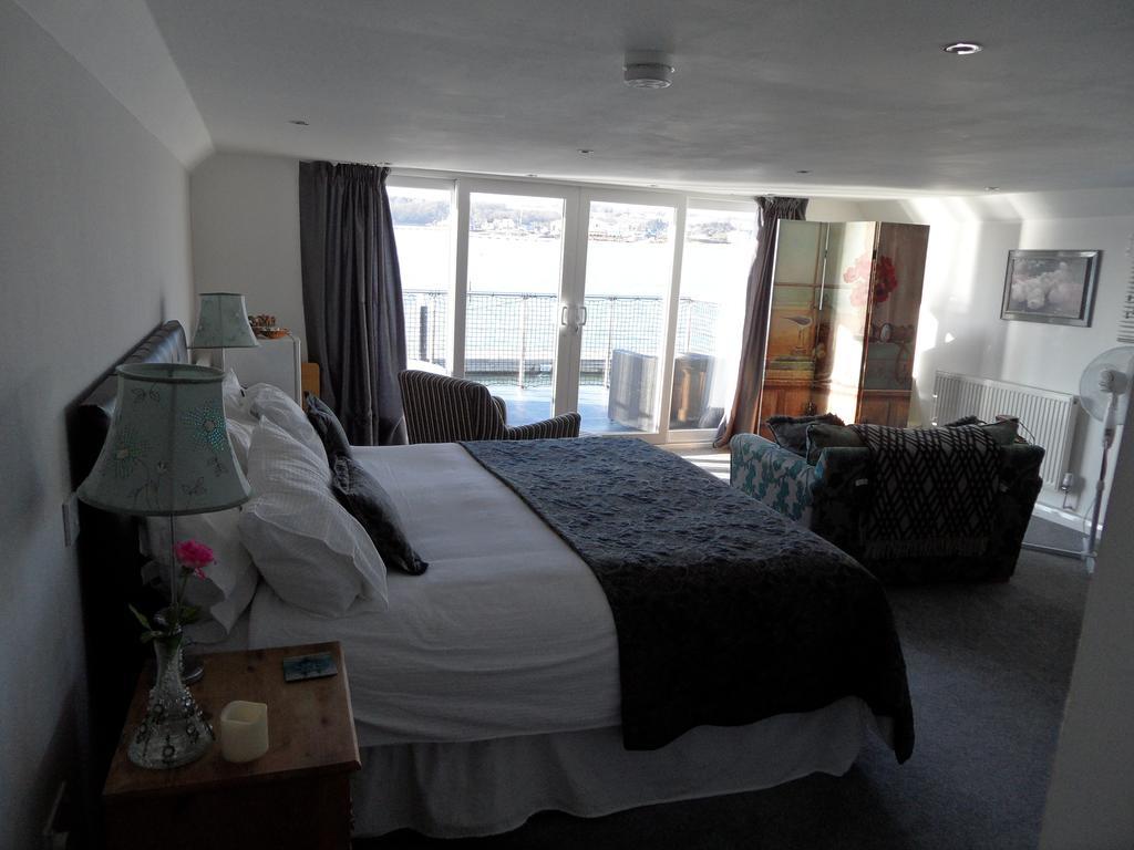 Houseboat Harbourside View Bed and Breakfast Newport  Buitenkant foto