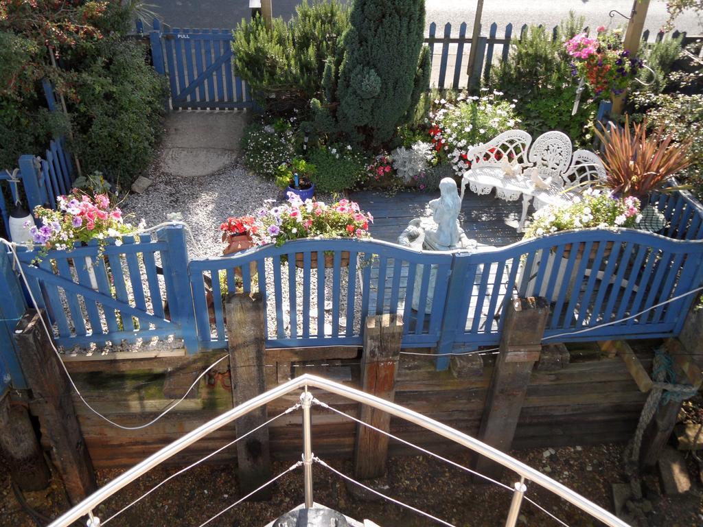 Houseboat Harbourside View Bed and Breakfast Newport  Kamer foto