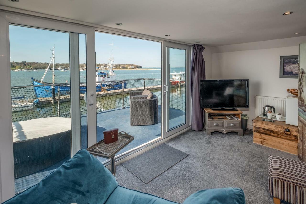 Houseboat Harbourside View Bed and Breakfast Newport  Buitenkant foto