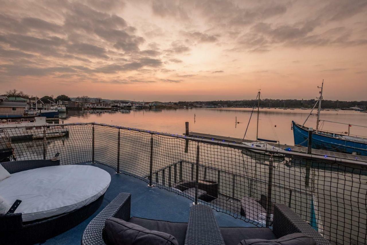 Houseboat Harbourside View Bed and Breakfast Newport  Buitenkant foto