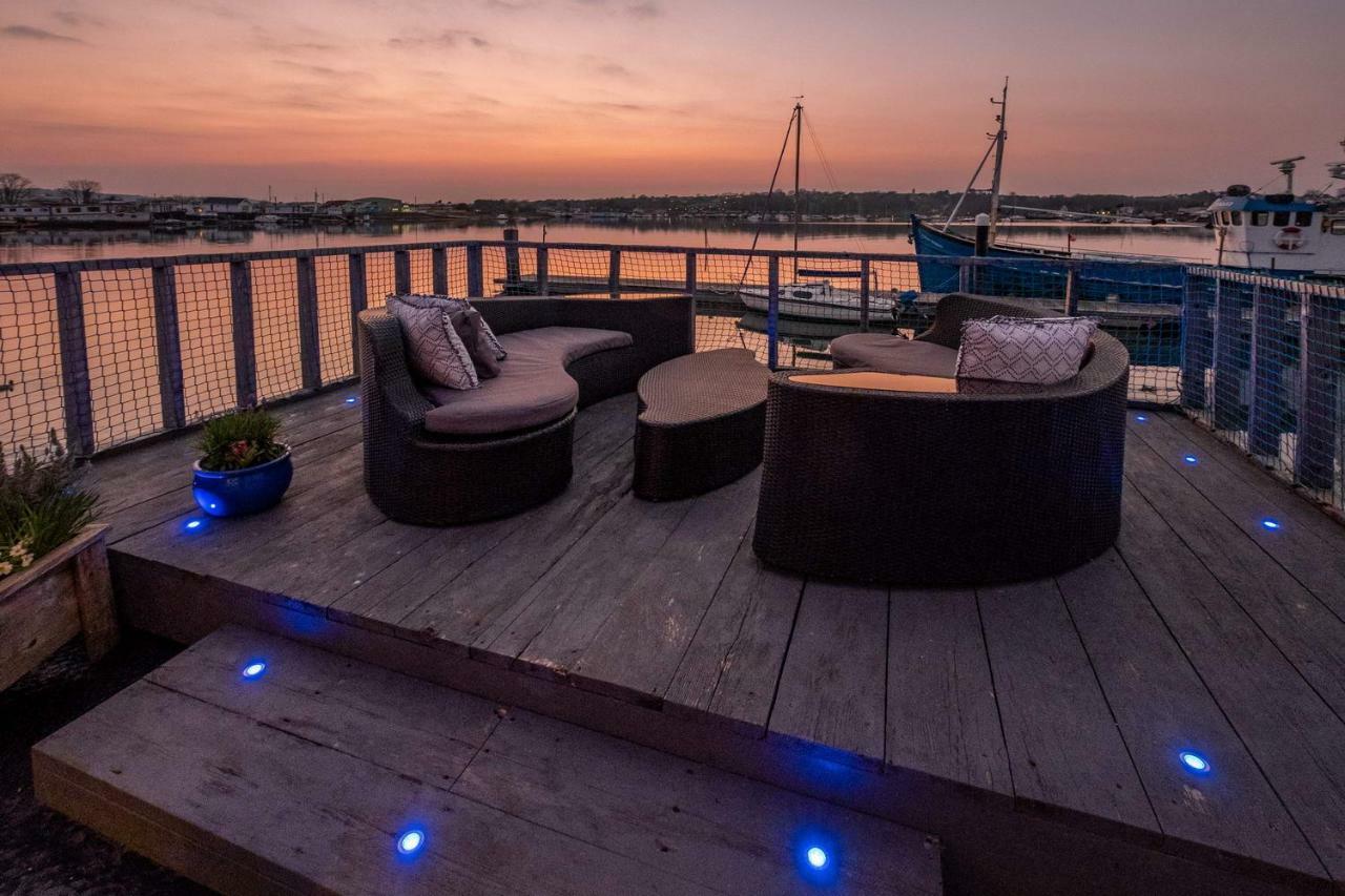Houseboat Harbourside View Bed and Breakfast Newport  Buitenkant foto